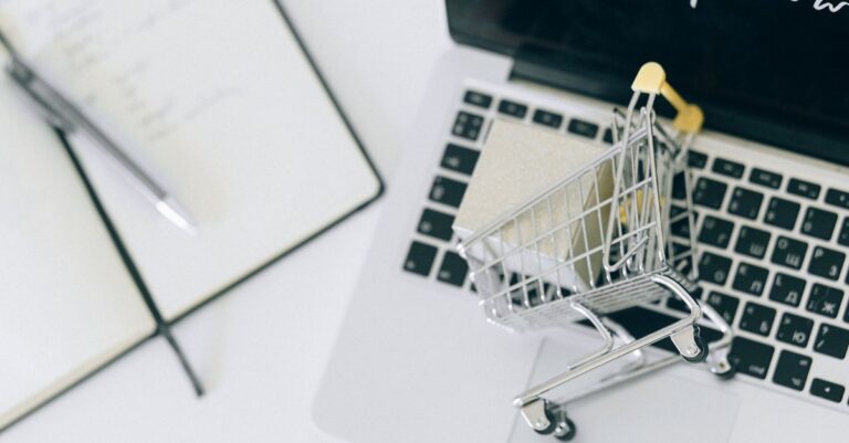 Selling Cosmetics Online in the EU: Do You Need a CPSR?